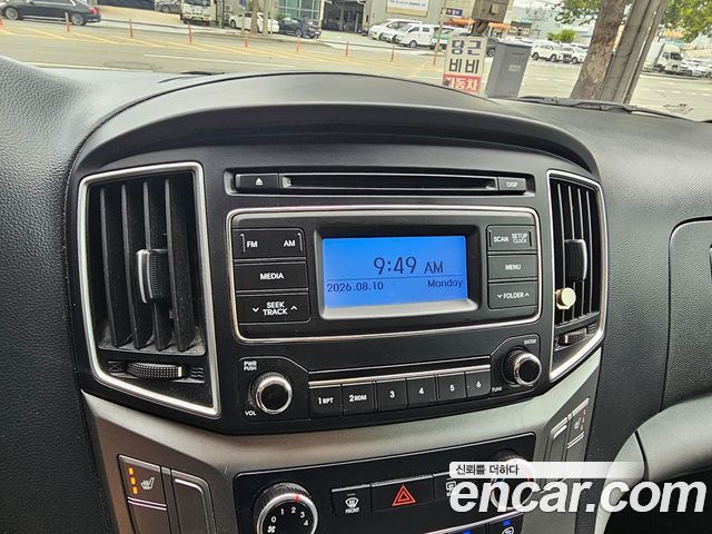 Hyundai Grand Starex Van 3-Seater Smart 2021 — фото 22