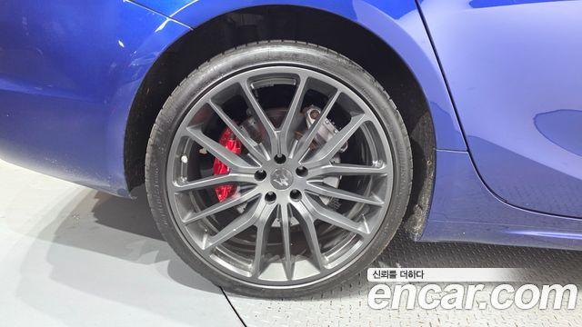 Maserati Ghibli 3.0S Q4 GranSport 3rd 2019 — фото 5