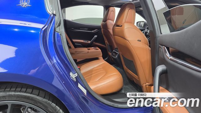 Maserati Ghibli 3.0S Q4 GranSport 3rd 2019 — фото 12