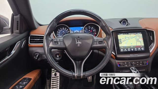 Maserati Ghibli 3.0S Q4 GranSport 3rd 2019 — фото 13
