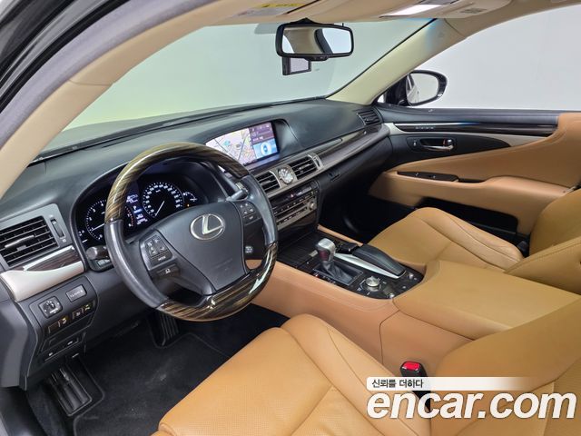 Lexus LS460 Supreme XF40 2015 — фото 9