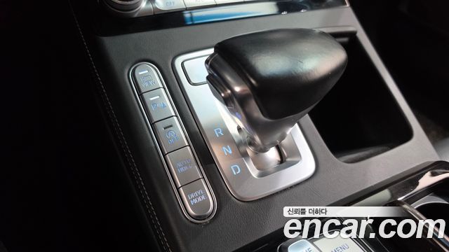 Genesis G90 3.8 AWD Luxury 2019 — фото 9