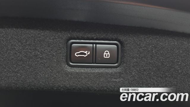 Genesis G90 3.8 AWD Luxury 2019 — фото 17
