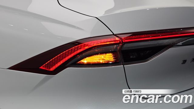 Hyundai Grandeur (IG) 2.5 Premium 2023 — фото 23