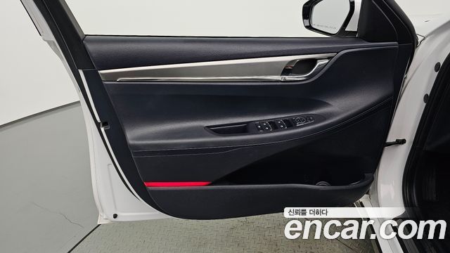 Hyundai Grandeur (IG) 2.5 Premium 2023 — фото 24