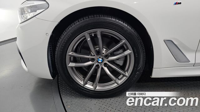 BMW 5 Series (G30) 520d xDrive M Sport Package Plus 2018 — фото 5