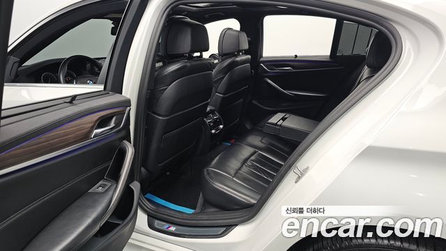 BMW 5 Series (G30) 520d xDrive M Sport Package Plus 2018 — фото 12