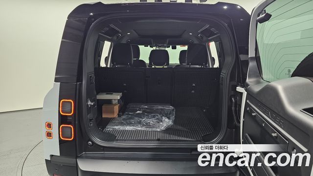 Land Rover Defender (L663) 110 D250 X-Dynamic SE 2026 — фото 10