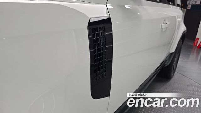 Land Rover Defender (L663) 110 D250 X-Dynamic SE 2026 — фото 20