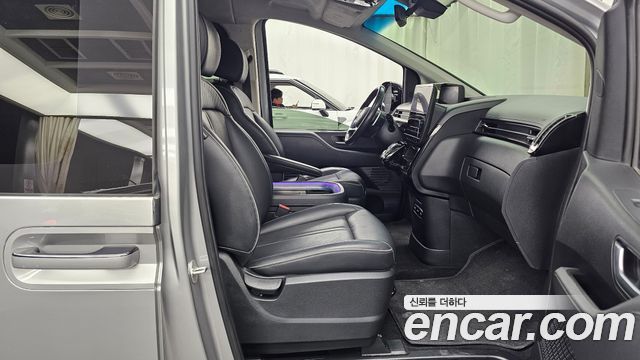 Hyundai Staria 4WD Lounge 9-Seater Prestige 2023 — фото 11