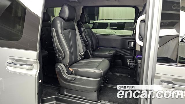 Hyundai Staria 4WD Lounge 9-Seater Prestige 2023 — фото 12