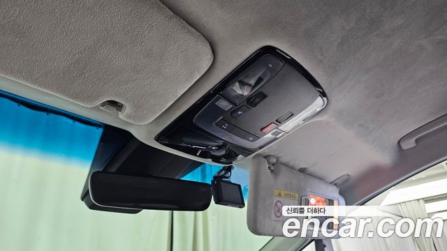 Hyundai Staria 4WD Lounge 9-Seater Prestige 2023 — фото 17