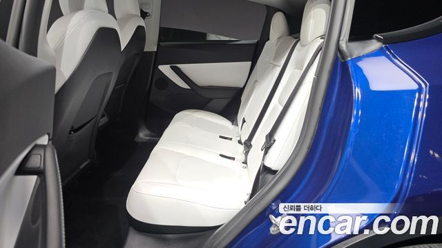 Tesla Model Y Long Range AWD 2022 — фото 12