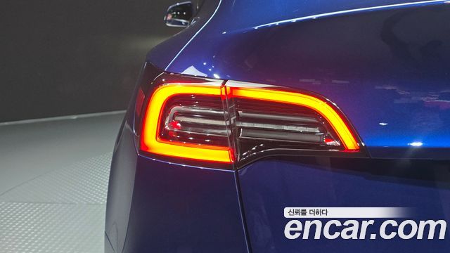 Tesla Model Y Long Range AWD 2022 — фото 23