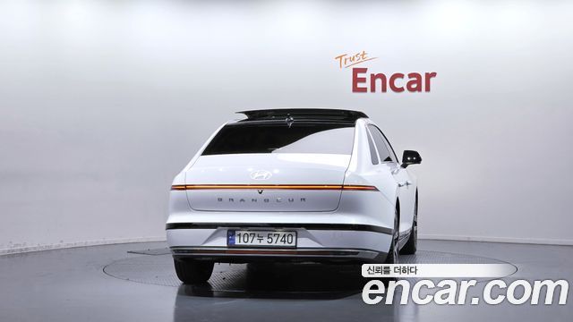 Hyundai Grandeur (GN7) 2,5 Gasoline 2WD Exclusive 2024 — фото 4