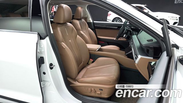 Hyundai Grandeur (GN7) 2,5 Gasoline 2WD Exclusive 2024 — фото 11