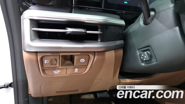 Hyundai Grandeur (GN7) 2,5 Gasoline 2WD Exclusive 2024 — фото 19
