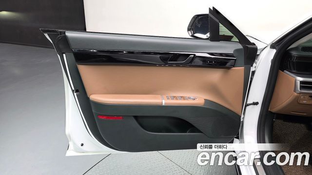 Hyundai Grandeur (GN7) 2,5 Gasoline 2WD Exclusive 2024 — фото 24