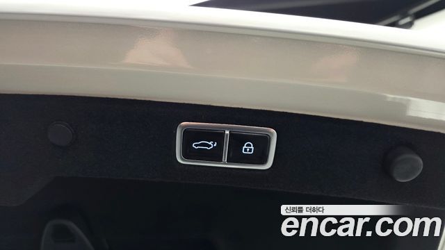 Hyundai Grandeur (GN7) 2,5 Gasoline 2WD Exclusive 2024 — фото 28