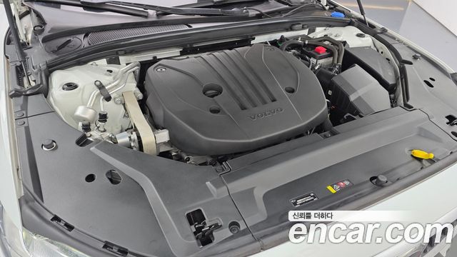 Volvo V90 Cross Country B5 Pro AWD 2021 — фото 6