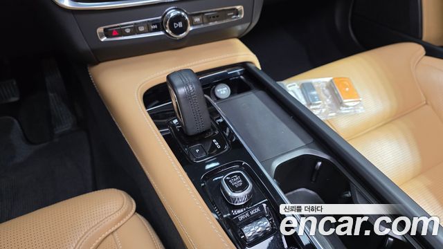 Volvo V90 Cross Country B5 Pro AWD 2021 — фото 9