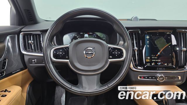 Volvo V90 Cross Country B5 Pro AWD 2021 — фото 14