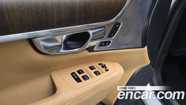 Volvo V90 Cross Country B5 Pro AWD 2021 — фото 27