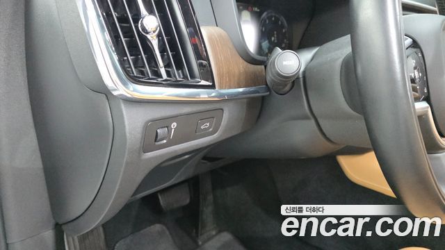 Volvo V90 Cross Country B5 Pro AWD 2021 — фото 29