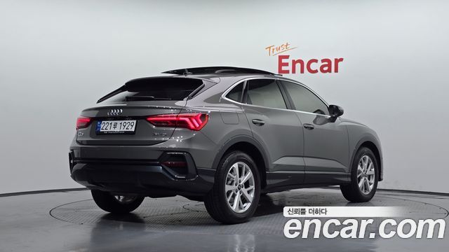 Audi Q3 (F3) 35 TDI Premium Sportback 2022 — фото 2