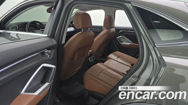 Audi Q3 (F3) 35 TDI Premium Sportback 2022 — фото 12