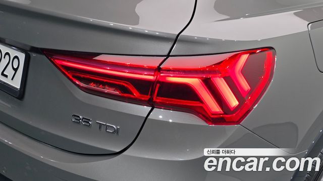 Audi Q3 (F3) 35 TDI Premium Sportback 2022 — фото 23