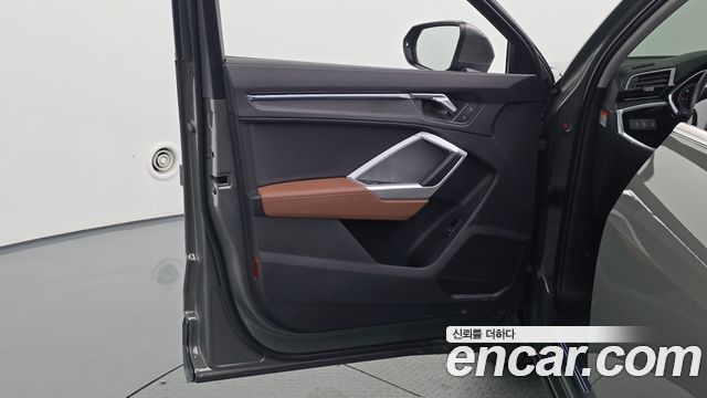 Audi Q3 (F3) 35 TDI Premium Sportback 2022 — фото 24