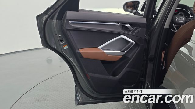 Audi Q3 (F3) 35 TDI Premium Sportback 2022 — фото 25