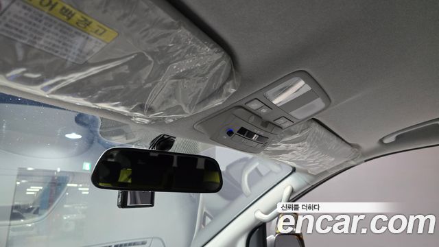 Hyundai Grand Starex School Bus 2019 — фото 18
