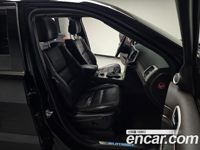 Jeep Grand Cherokee 3.0 Diesel Overland Summit WK2 2018 — фото 15