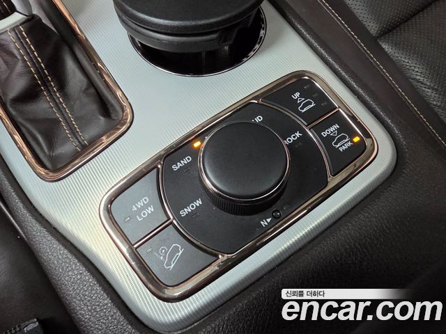 Jeep Grand Cherokee 3.0 Diesel Overland Summit WK2 2018 — фото 20