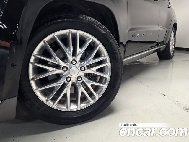 Jeep Grand Cherokee 3.0 Diesel Overland Summit WK2 2018 — фото 24
