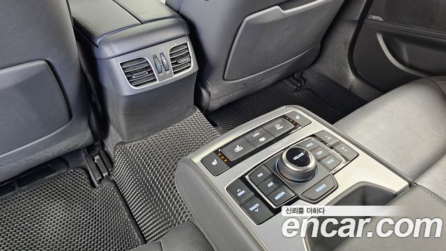 Genesis G80 3.3 GDI AWD Premium Luxury 2018 — фото 19