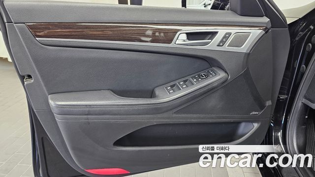 Genesis G80 3.3 GDI AWD Premium Luxury 2018 — фото 24