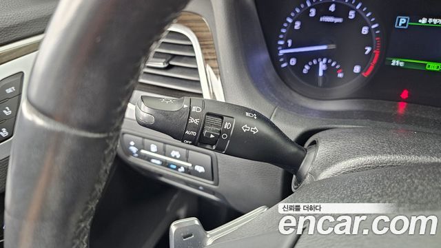 Genesis G80 3.3 GDI AWD Premium Luxury 2018 — фото 32