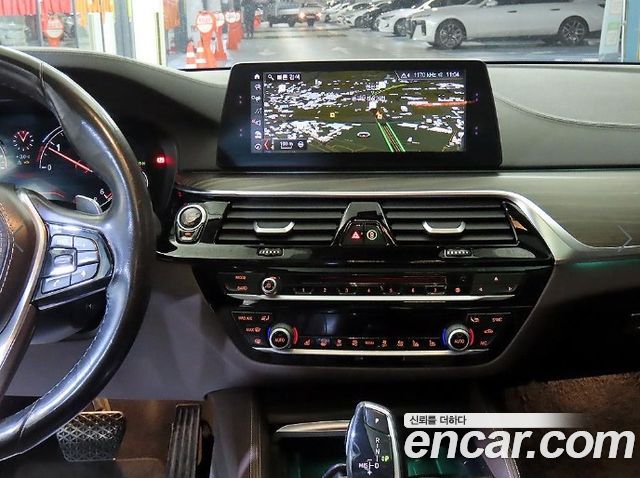 BMW 5 Series (G30) 520d xDrive Luxury Plus 2018 — фото 10