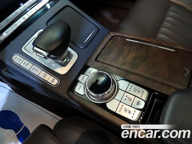 Genesis G90 3.3 T AWD Luxury 2019 — фото 16