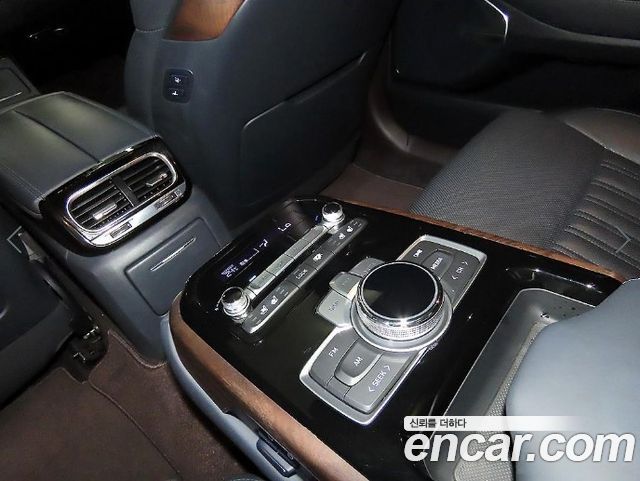Genesis G90 3.3 T AWD Luxury 2019 — фото 18