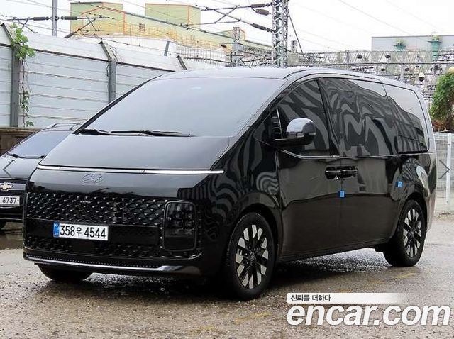 Hyundai Staria 4WD Lounge 9-Seater Inspiration 2025 — фото 2