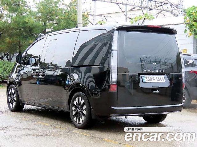 Hyundai Staria 4WD Lounge 9-Seater Inspiration 2025 — фото 3