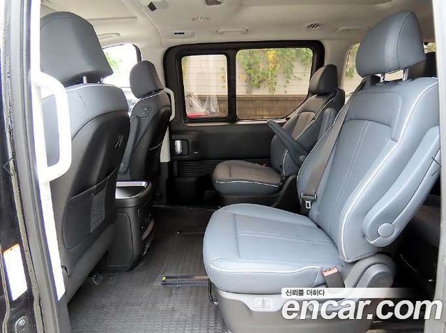 Hyundai Staria 4WD Lounge 9-Seater Inspiration 2025 — фото 6