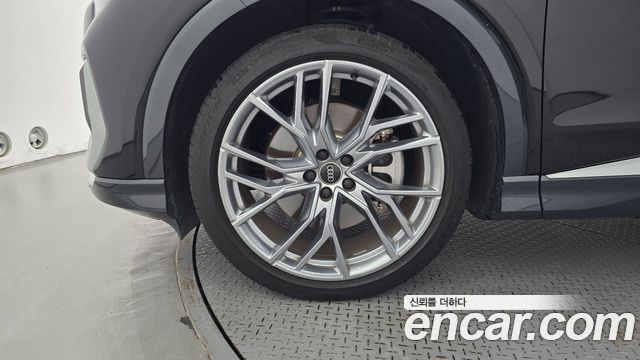 Audi Q4 e-tron (F4) 45 Premium 2025 — фото 5