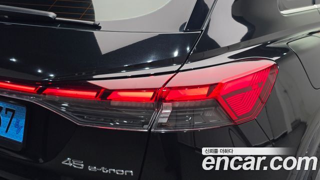 Audi Q4 e-tron (F4) 45 Premium 2025 — фото 23