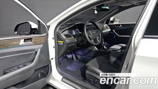 Hyundai Sonata (LF) 2.0 Smart 2015 — фото 10
