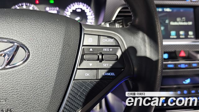 Hyundai Sonata (LF) 2.0 Smart 2015 — фото 19
